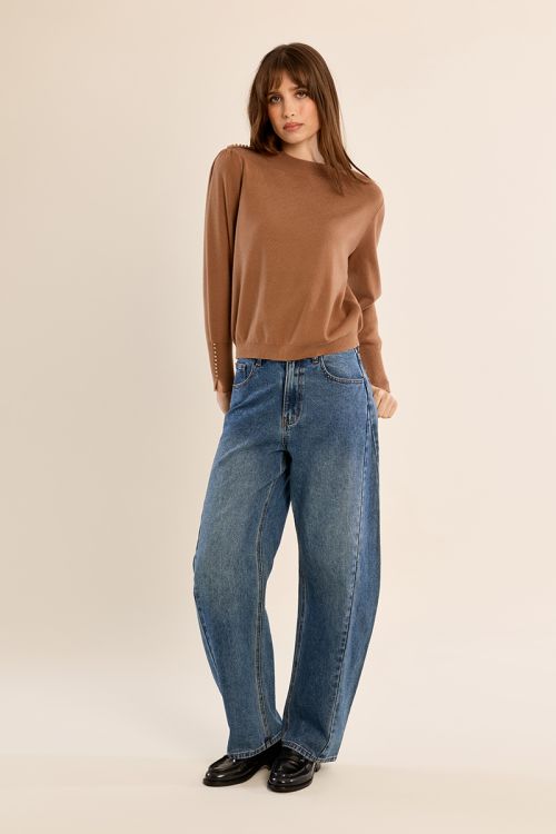 Pull droit, détails perlés