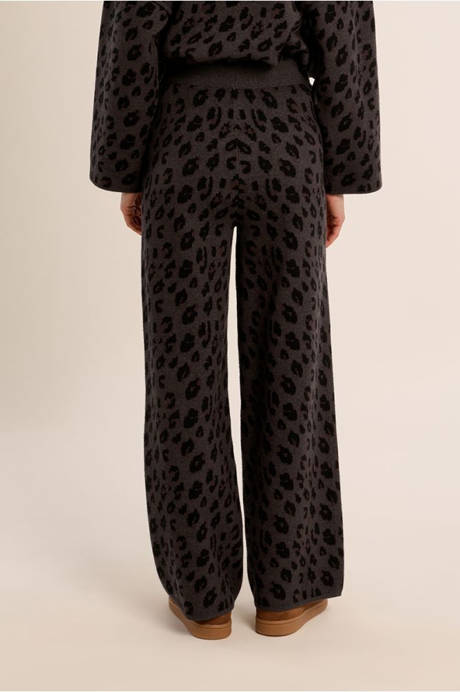 Knitted trousers, leopard