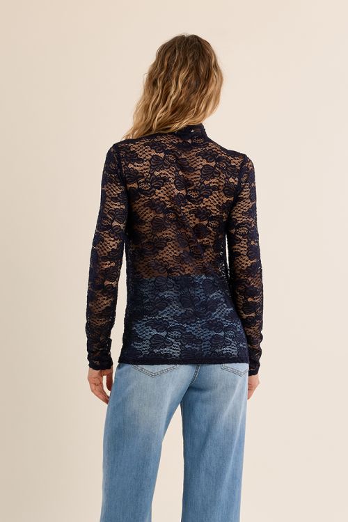 Sous-pull en dentelle