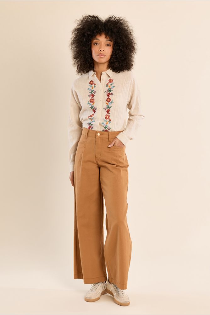 Pantalón largo perneras anchas