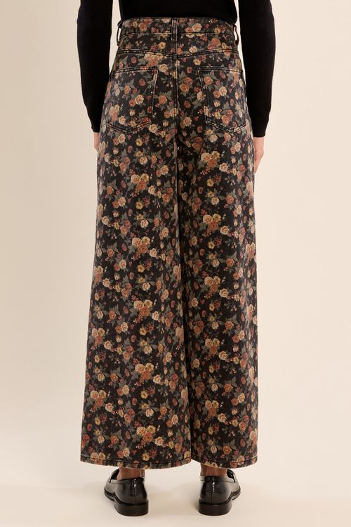 Pantalón vaquero con estampado