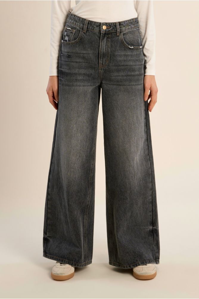 Pantalón vaquero perneras anchas