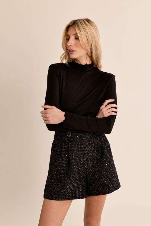 Undershirt, scalloped collar