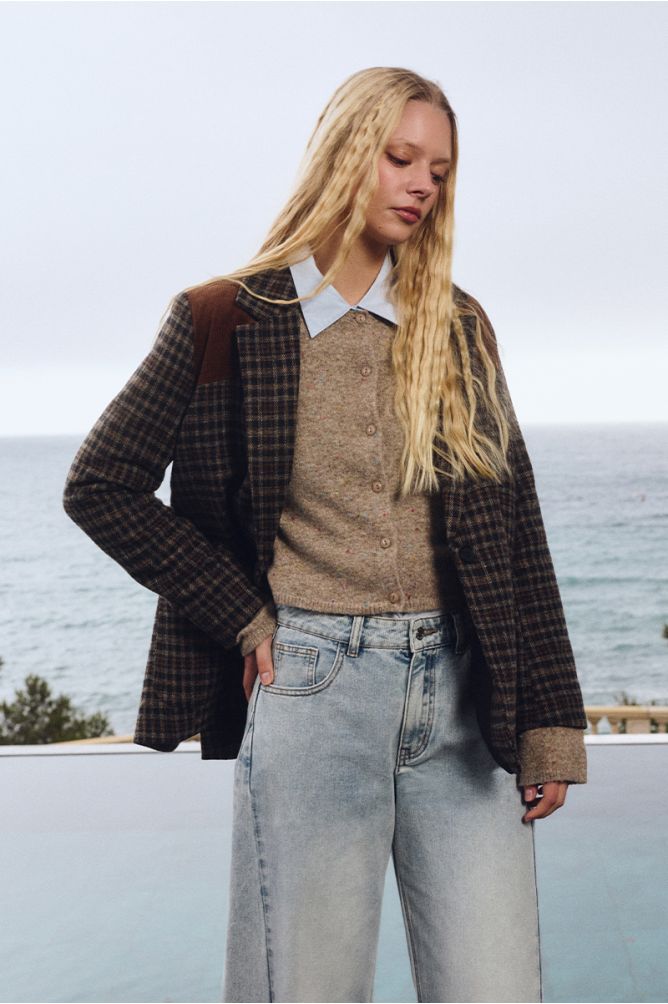 Short, fitted cardigan