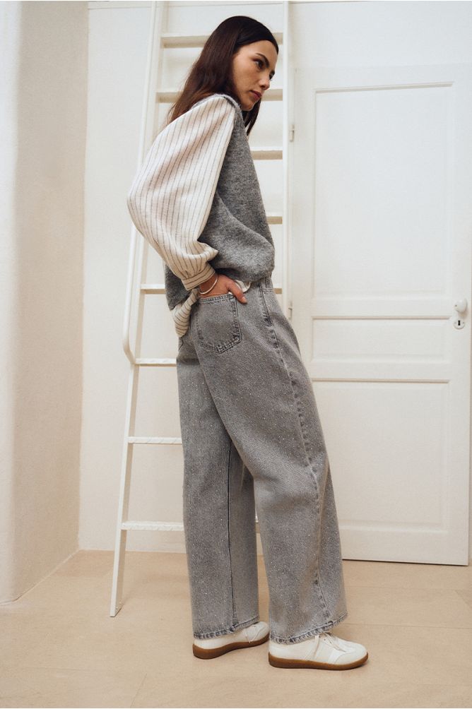 Pantalón vaquero detalle lunares