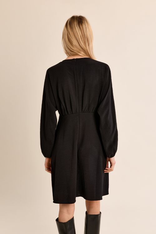 Short belted dress, V-neck