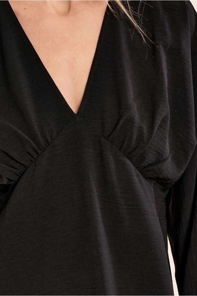 Vestido corto de manga larga obispo