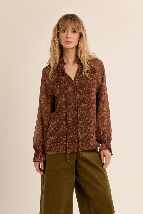 Blouse fleurie en semi-transparence