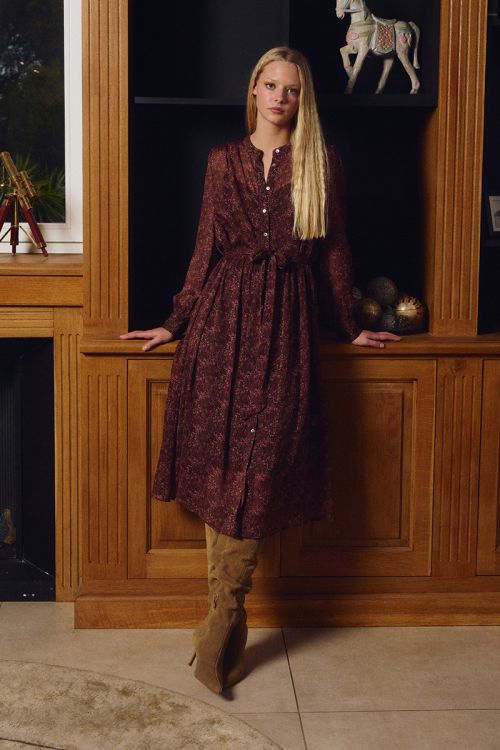 Long dress, in semi-transparency