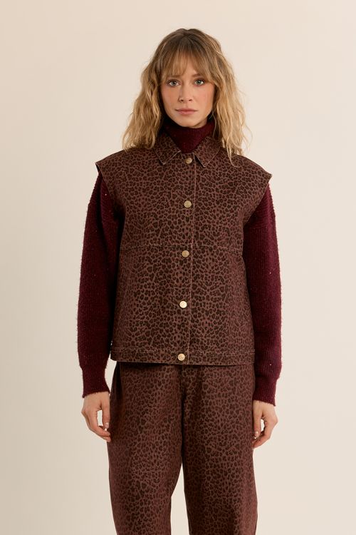 Sleeveless denim jacket, leopard