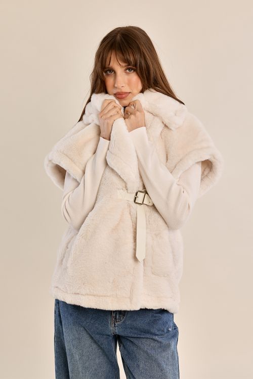 Veste ceintrée en fausse fourrure, sans manches