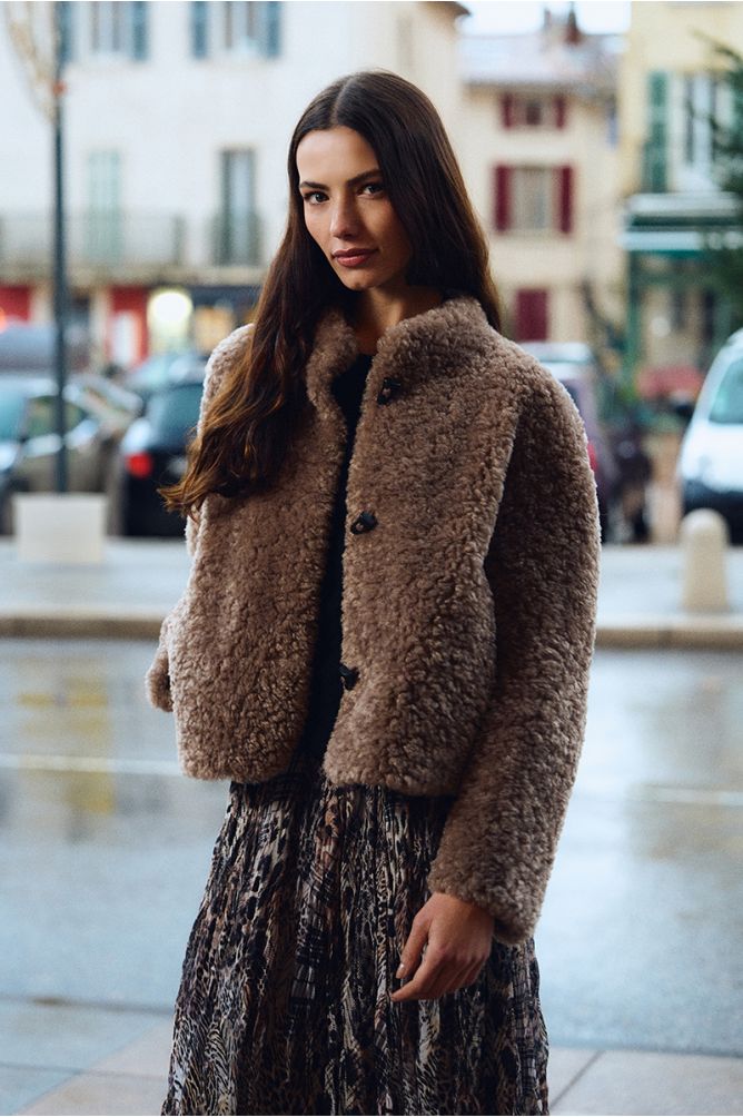 Short imitation sheepskin jacket