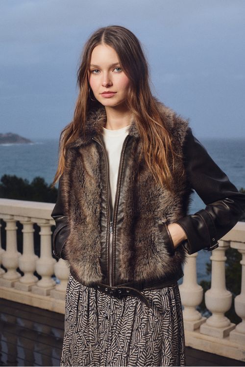 Bi-material zipped jacket