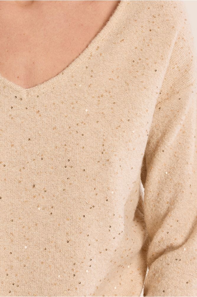 Pull fin, orné de sequins