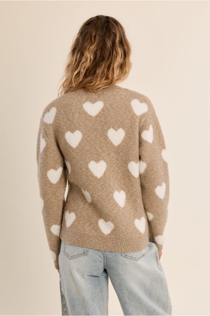 Straight sweater, heart pattern