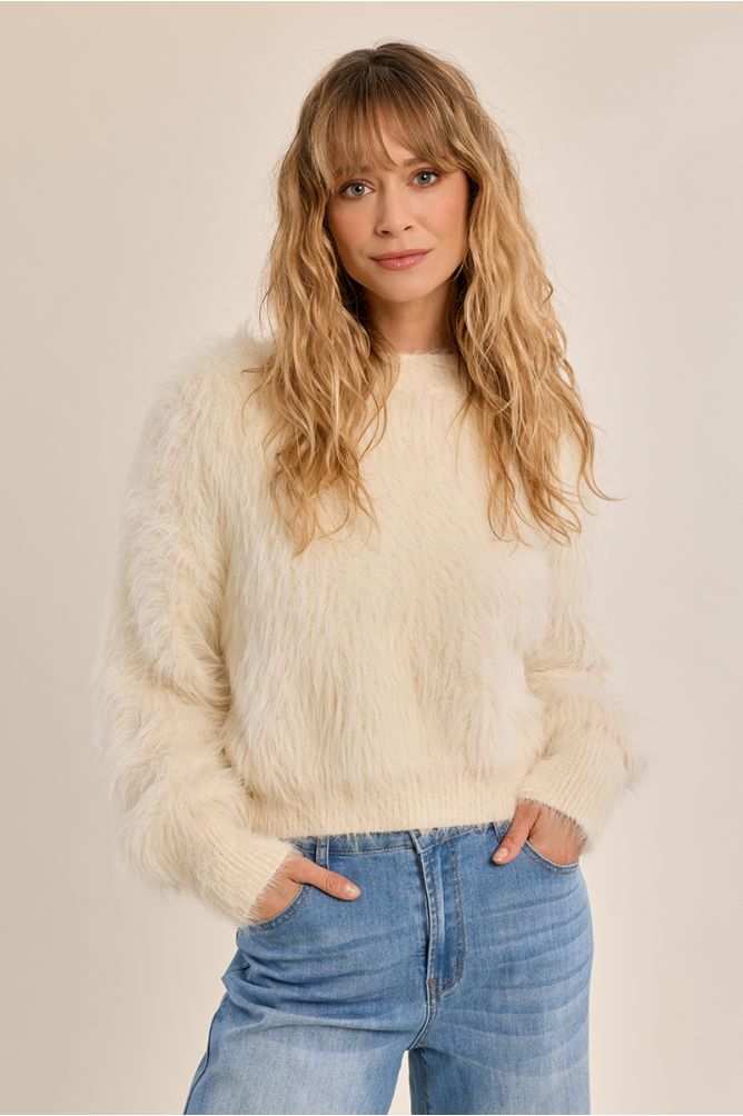 Pull droit, duveteux