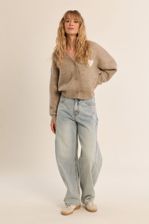 V-neck cardigan, heart detail