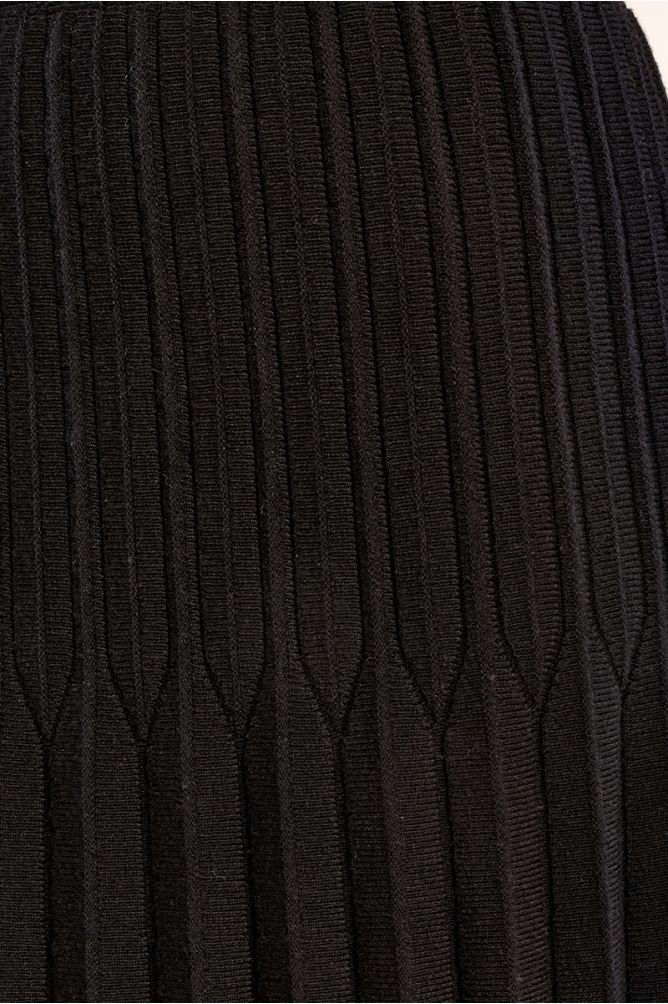 Long pleated knit skirt