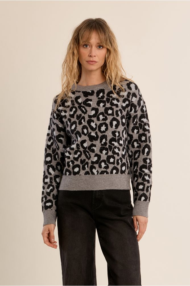 Straight leopard sweater
