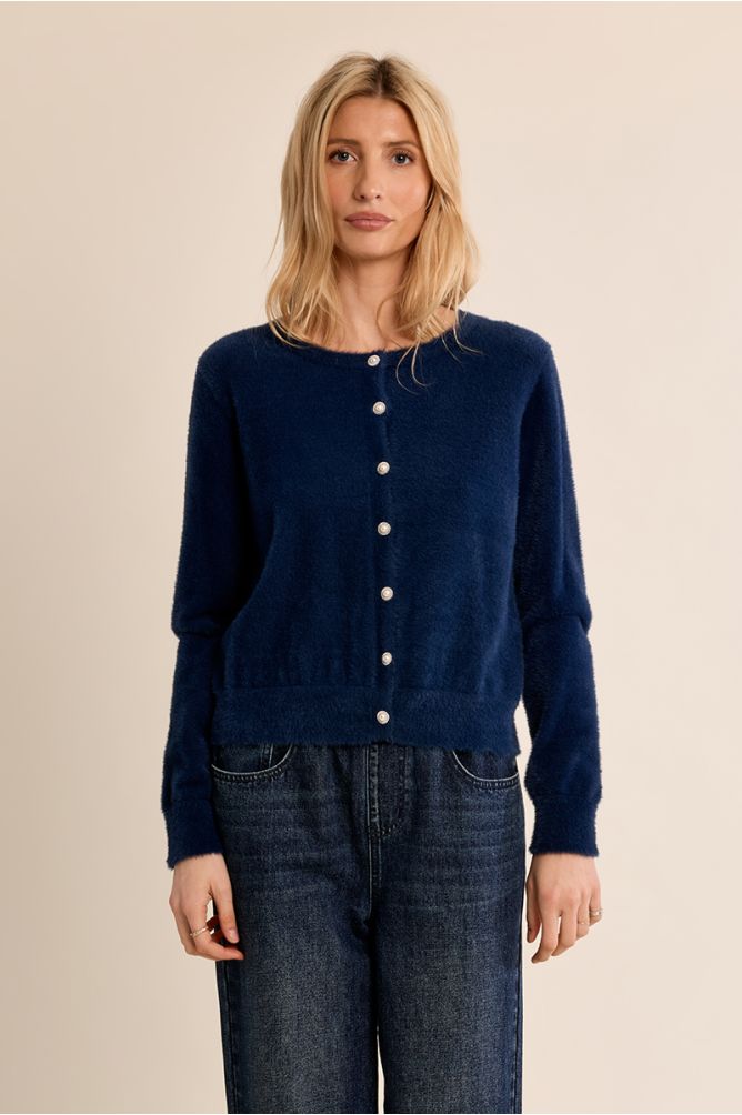 Fluffy cardigan, round neck