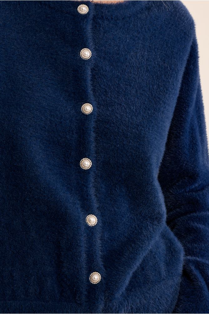 Fluffy cardigan, round neck