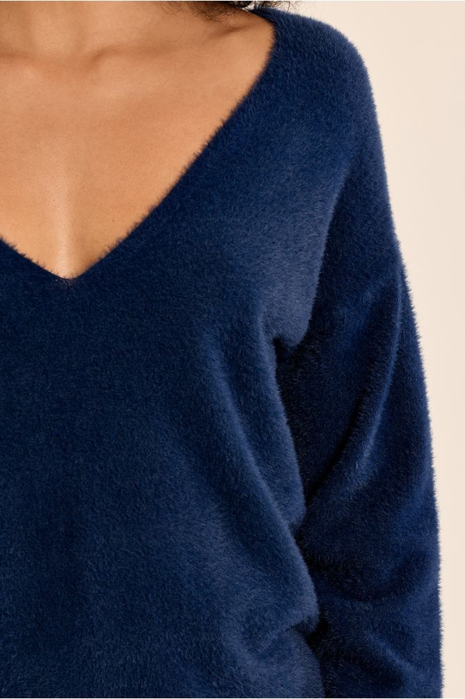 Pull duveteux, col V