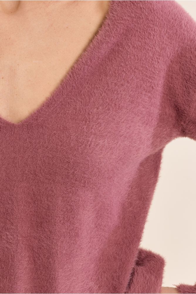 Fluffy sweater, V-neck
