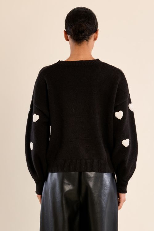 Pull à cœur en relief