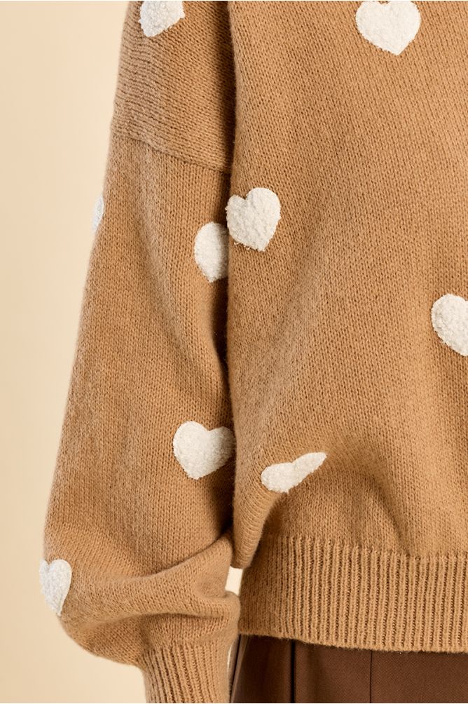 Pull à cœur en relief