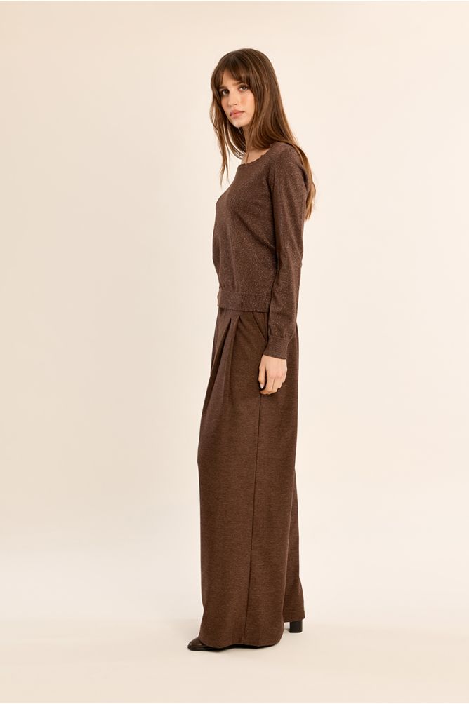 Fitted sweater, scalloped square neckline