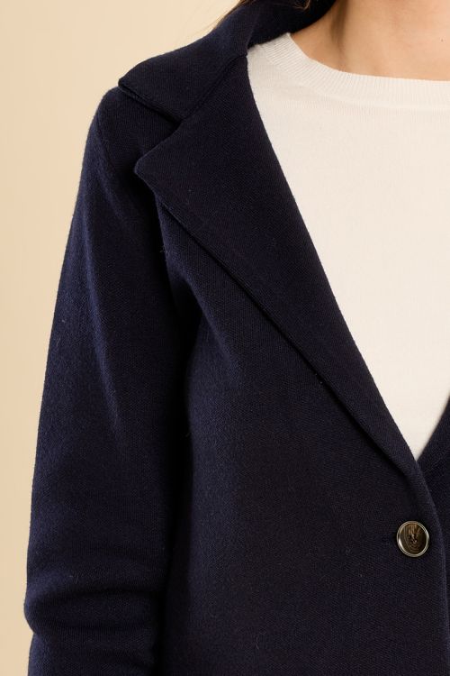 Chaqueta corta con cuello y solapa