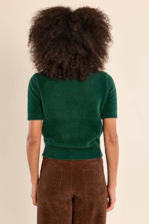 Fluffy, sleeveless sweater