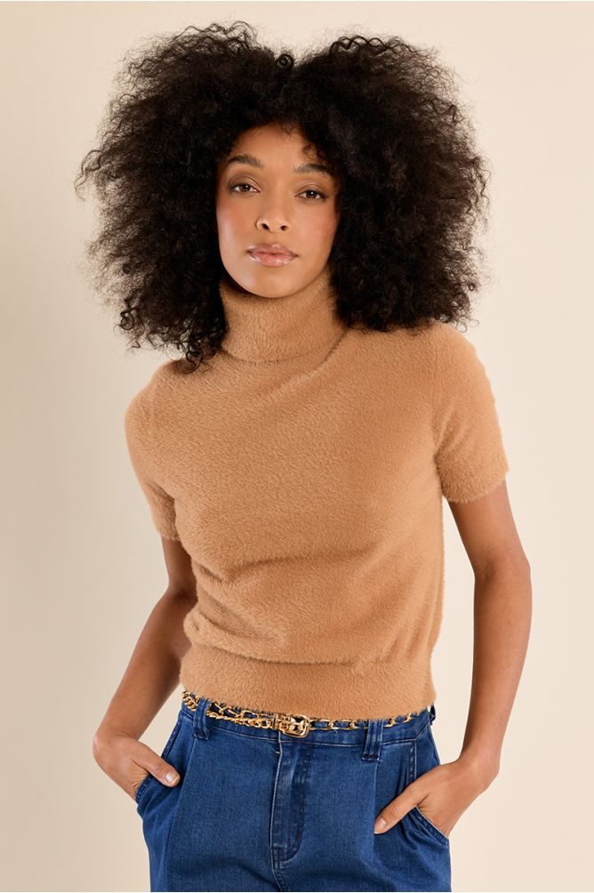 Fluffy, sleeveless sweater