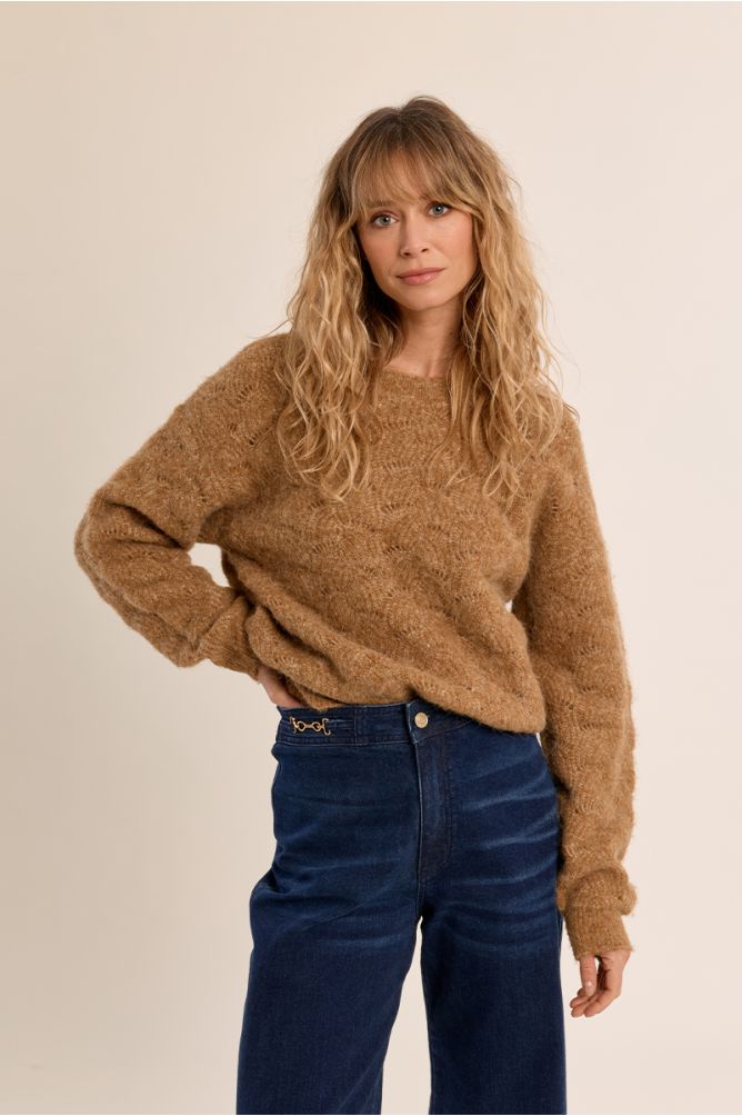 Pull en maille, détails ajourés