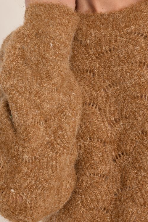 Pull en maille, détails ajourés