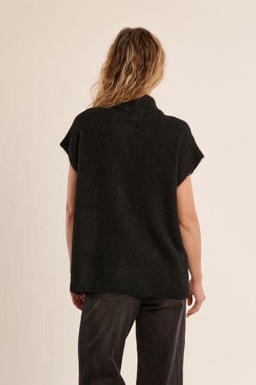 Sleeveless cardigan, stand-up collar