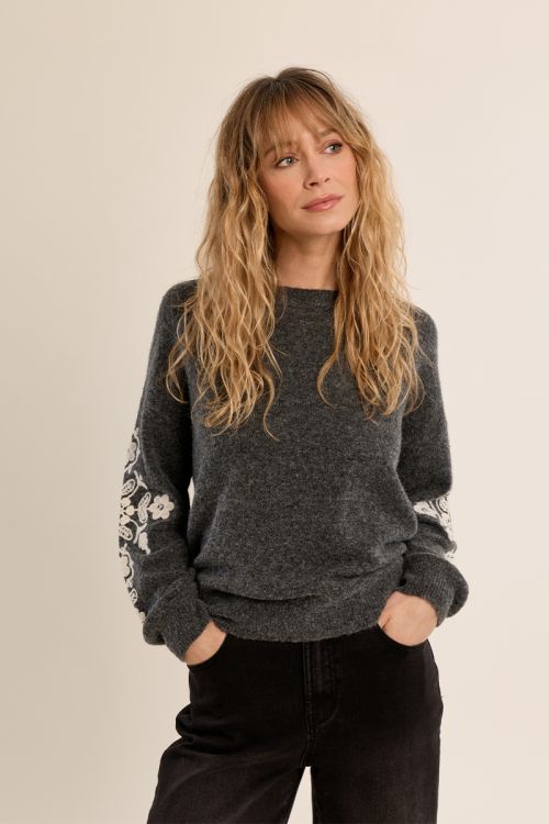 Knitted sweater, floral embroidery