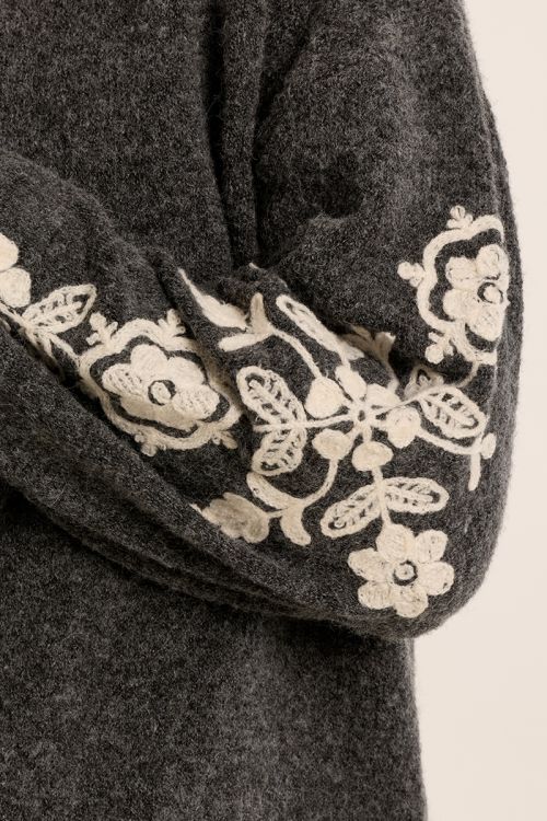 Knitted sweater, floral embroidery