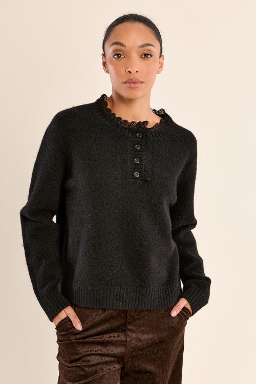 Knitted sweater, lace collar