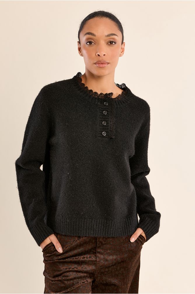 Knitted sweater, lace collar