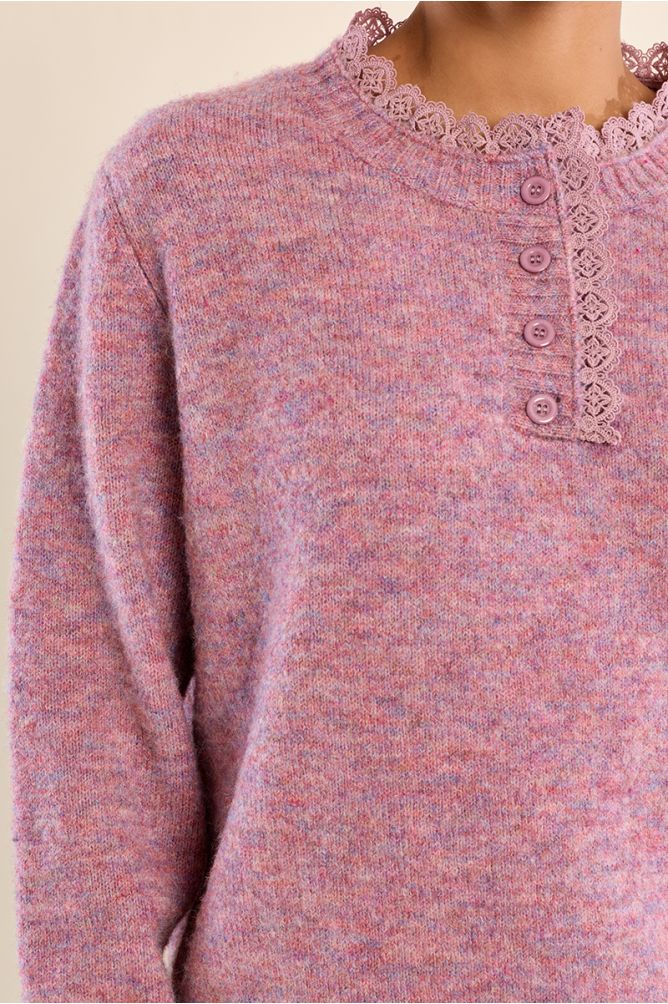 Knitted sweater, lace collar