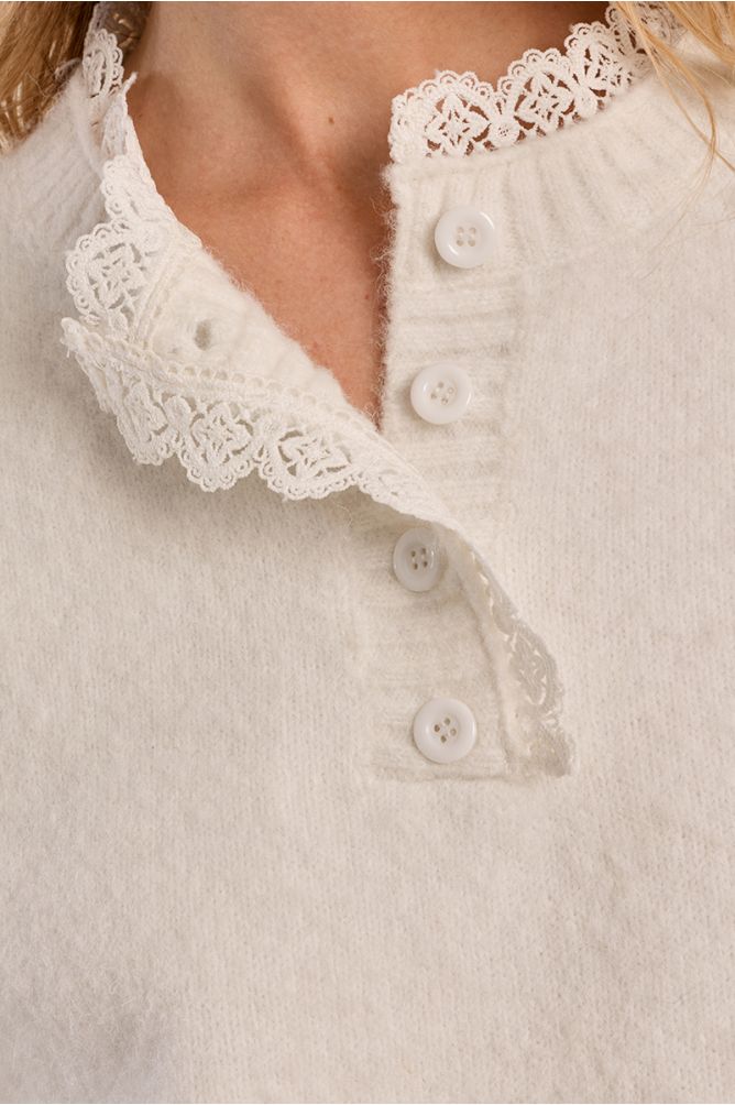 Knitted sweater, lace collar
