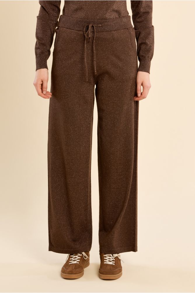 Jogger-style trousers, to tie