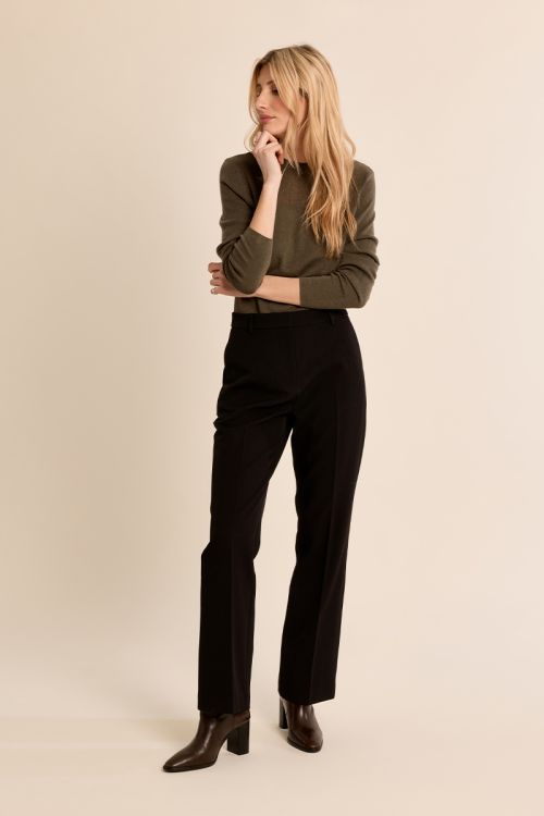 Long-sleeved top, semi-transparent collar