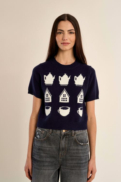 Short-sleeved knitted sweater