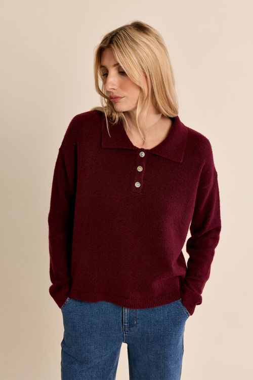 Knitted sweater, blouse collar