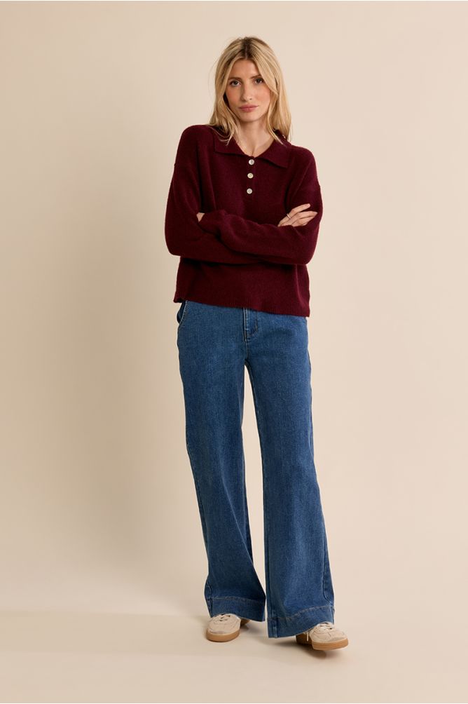 Knitted sweater, blouse collar