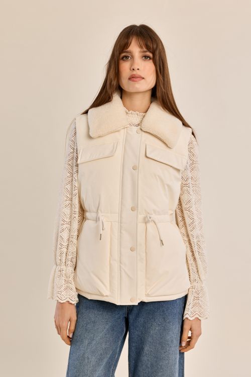 Quilted vest with a plush collar