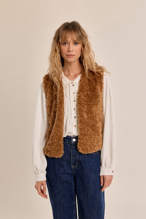 Imitation sheepskin sleeveless jacket
