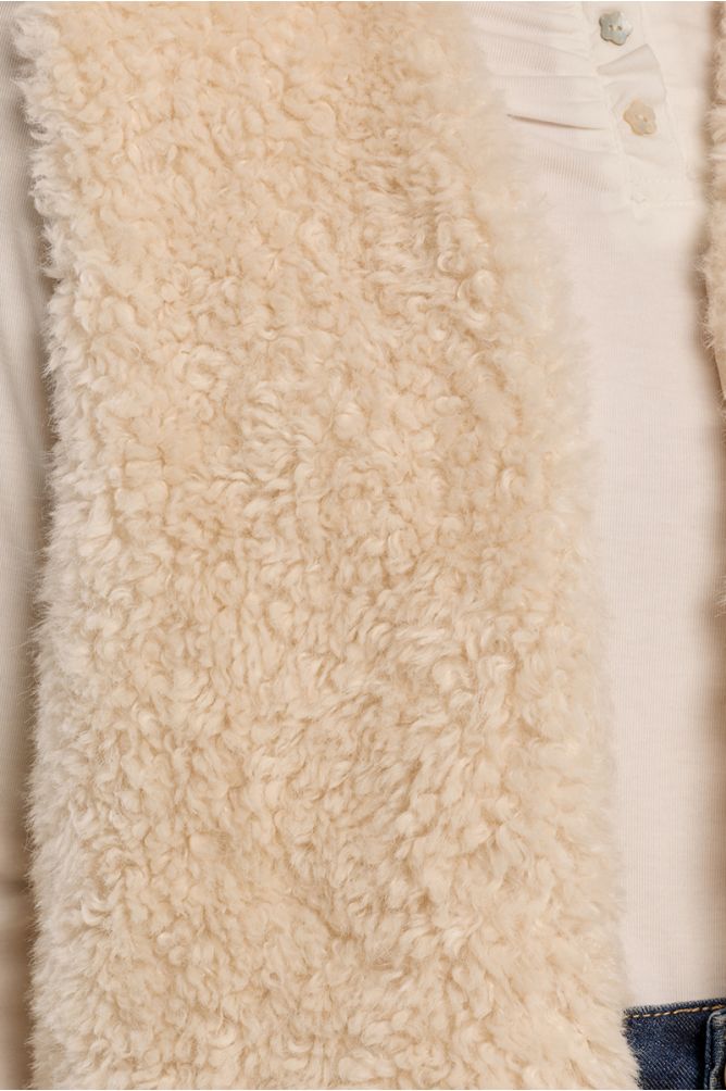 Imitation sheepskin sleeveless jacket